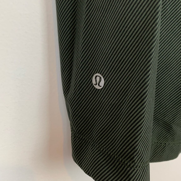 Lululemon Shorts Men’s Dark Green Black Stripes Size Small Running Activewear - Picture 3 of 9